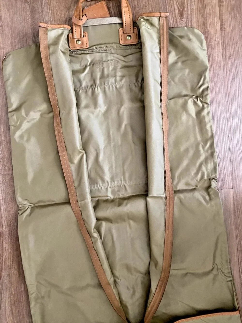 Hartmann Luggage Garment Suit Bag Vintage Style Old Money Design Brown Leather